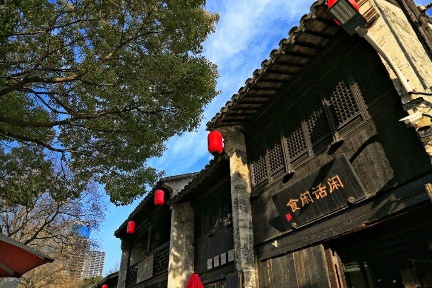 探索未知山峰